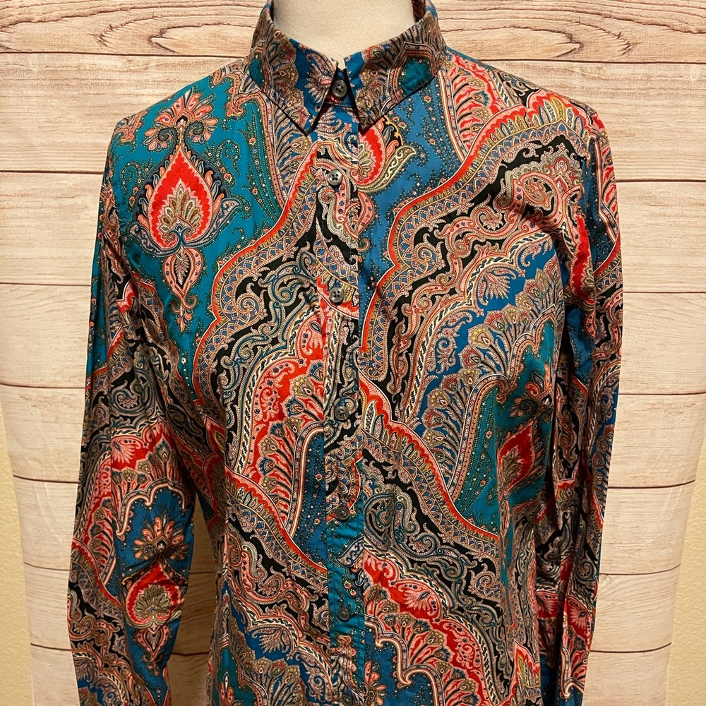 J. Crew size 6 Slim. Long sleeve collared button front bright paisley shirt.